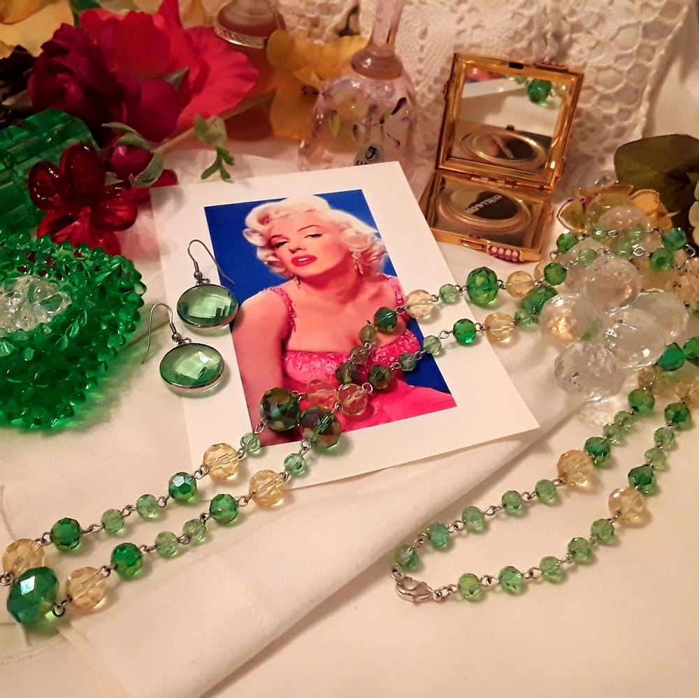 BEAUTIFUL VTG 36" CRYSTAL NECKLACE & EARRINGS SET